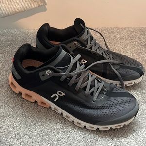 Women’s On cloud running shoe!